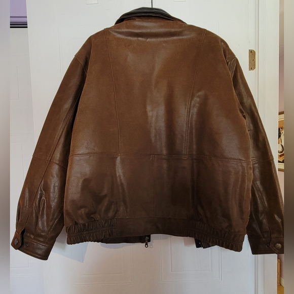 Leather bomber jacket - Picture 2 of 4